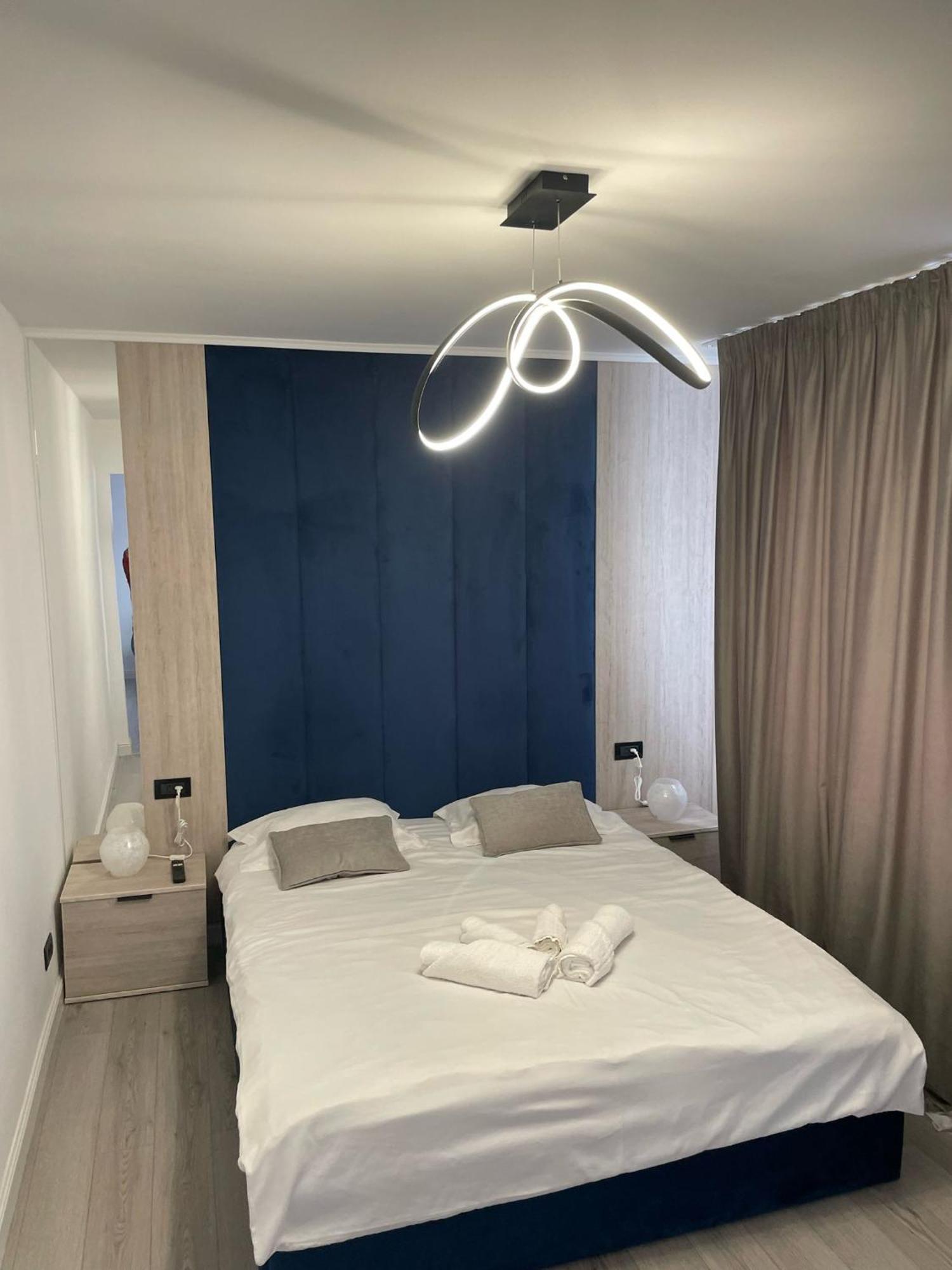 Fancy 1 Bdrm In Center Bucureşti