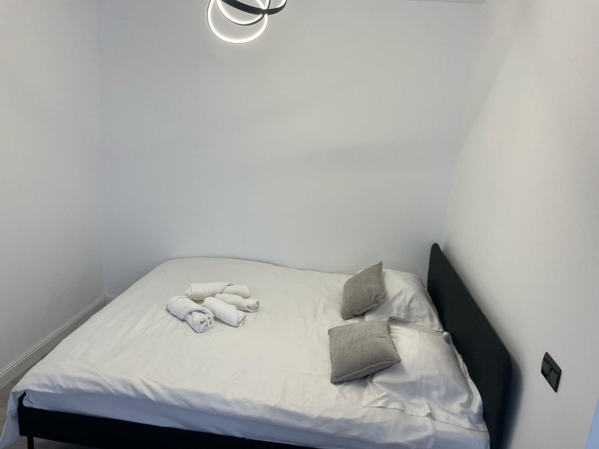 Fancy 1 Bdrm In Center Apartament